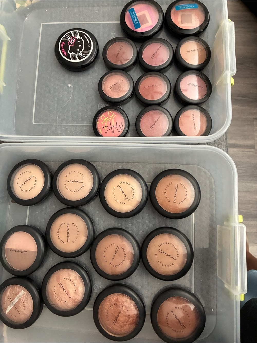 MAC FACE MAKEUP